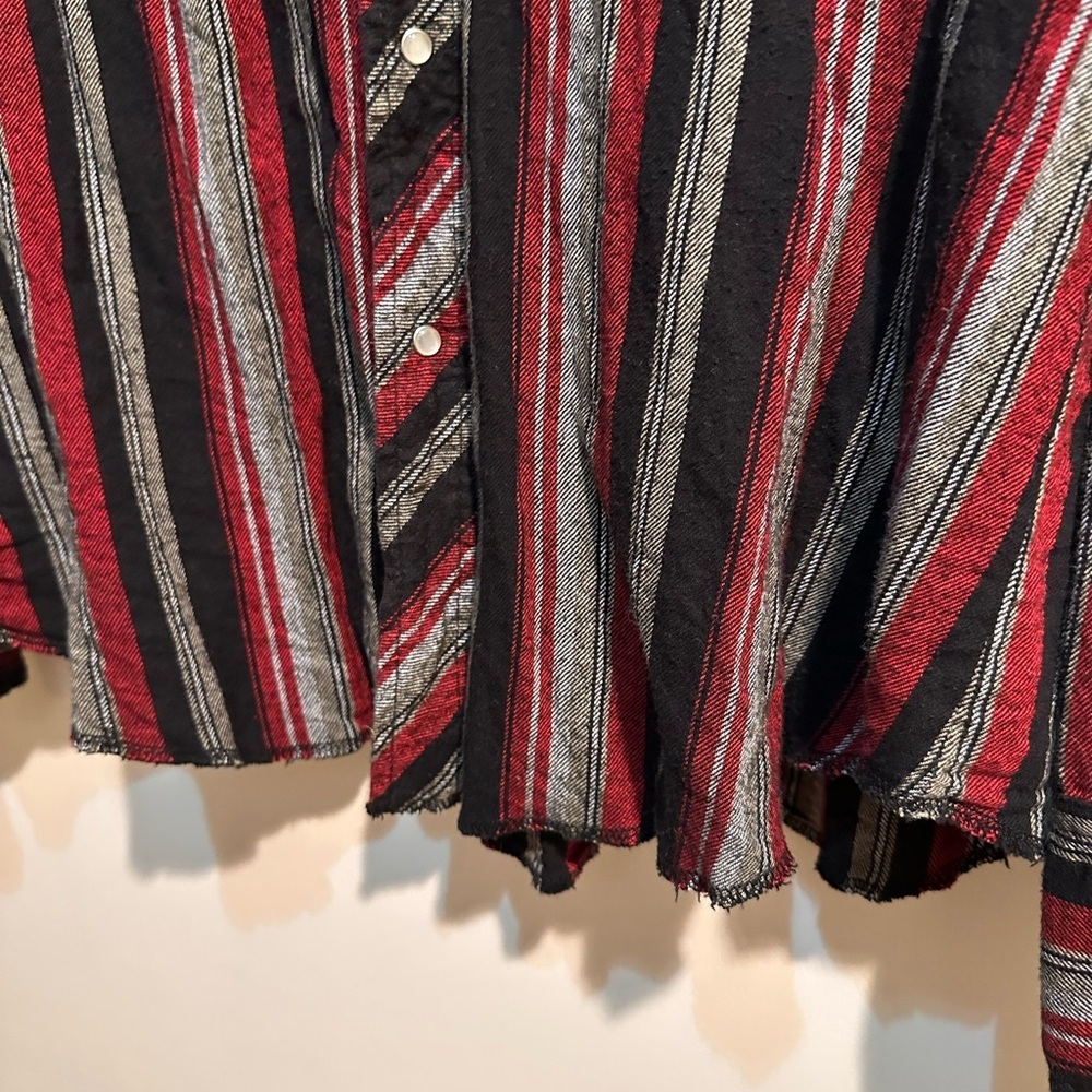 Vintage Wrangler red and black striped pearl snap button down long sleeve - Picture 6 of 8